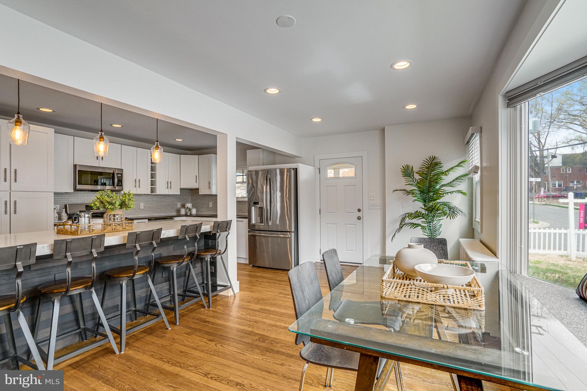 ADDISON HEIGHTS - Residential