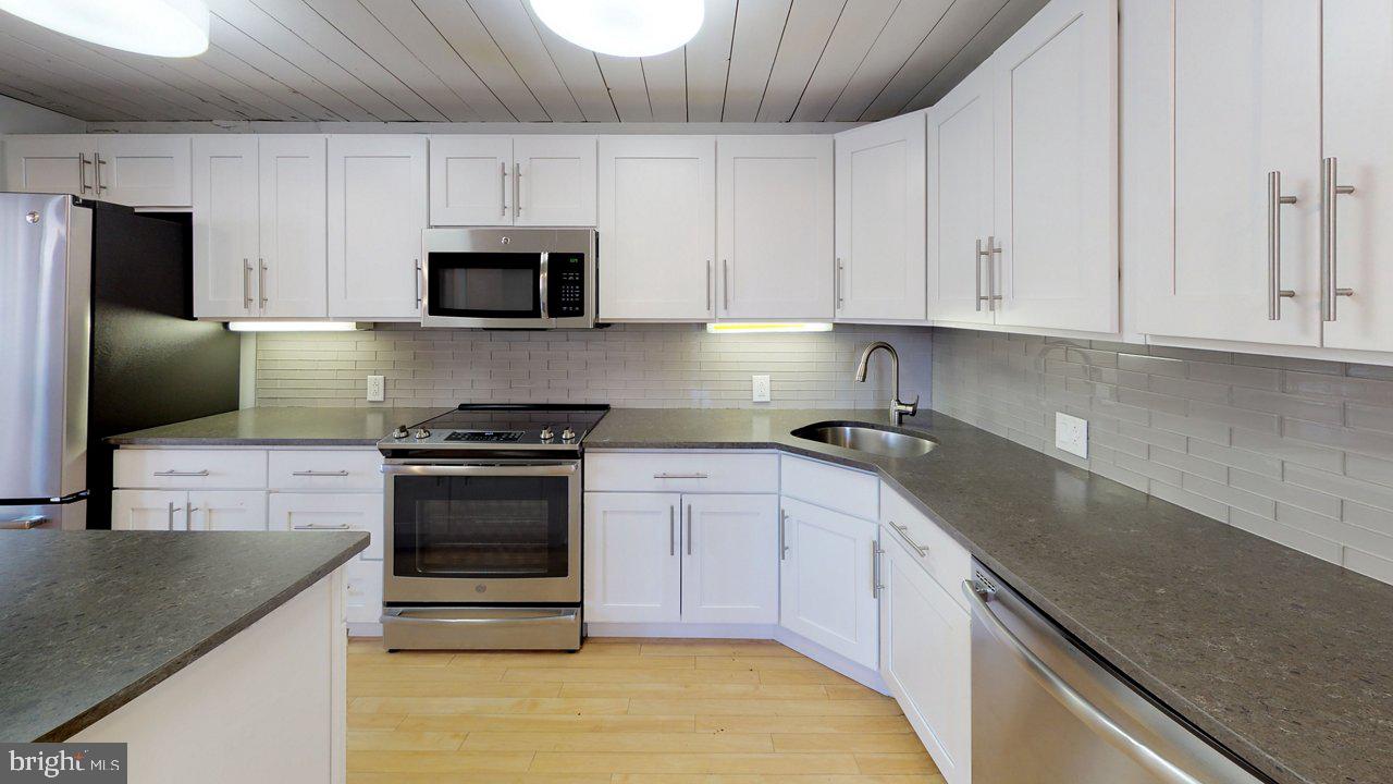 RITTENHOUSE SQUARE - Residential Lease