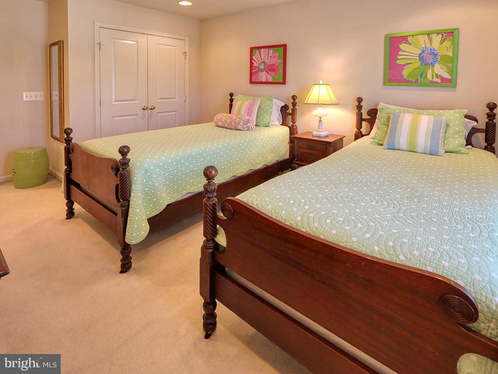 PENINSULA - Residential