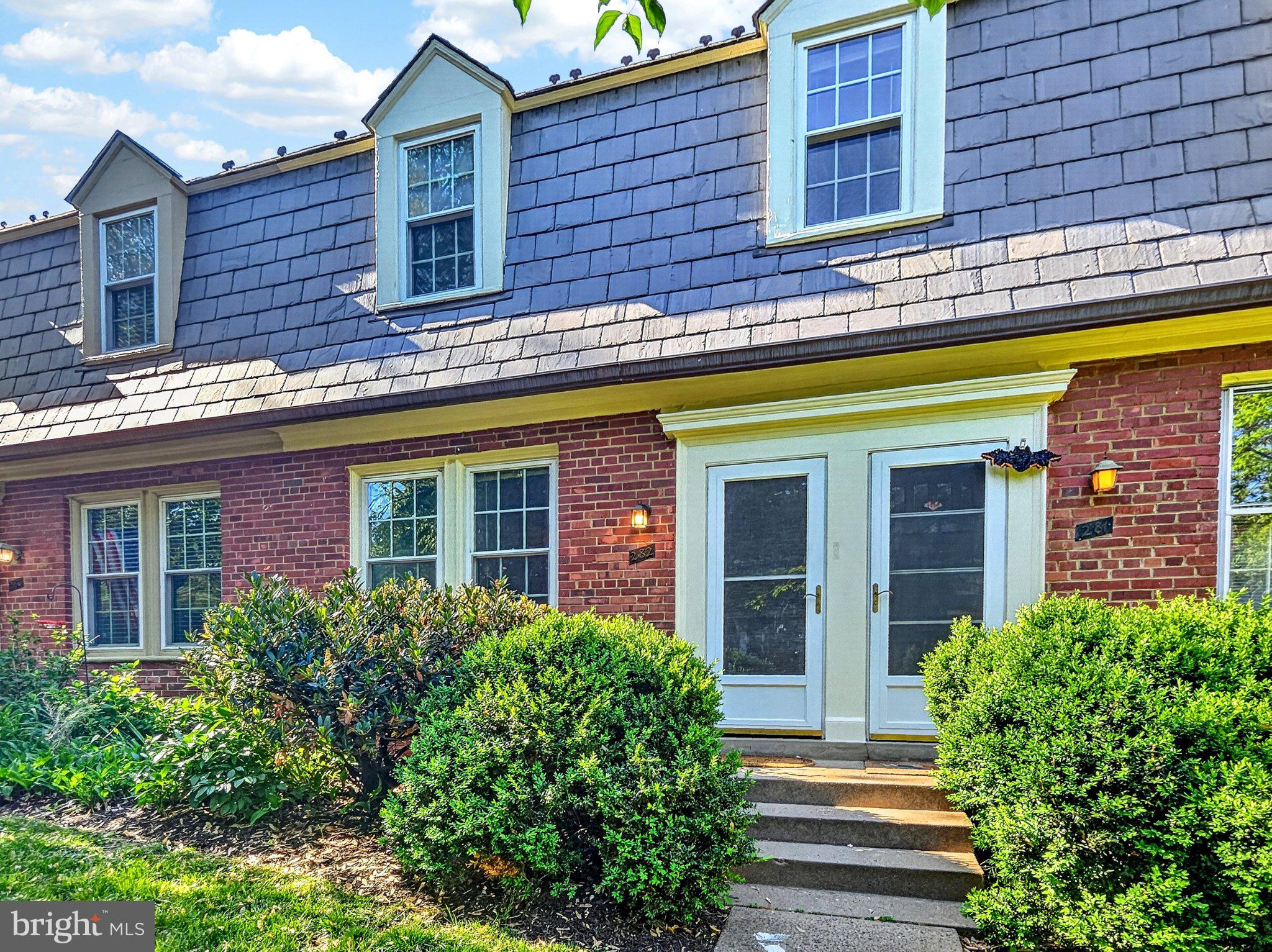 1030 S BARTON STREET 282