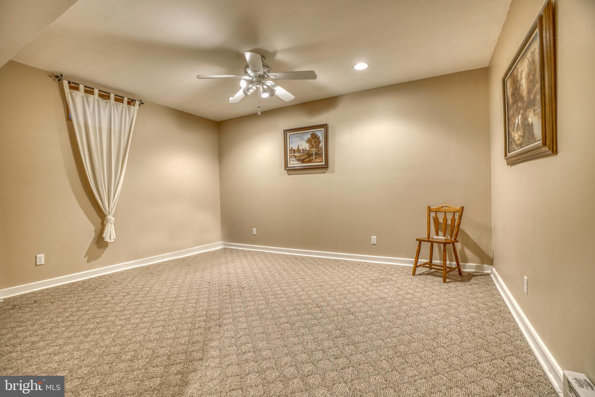 HUNT FIELDS - Residential