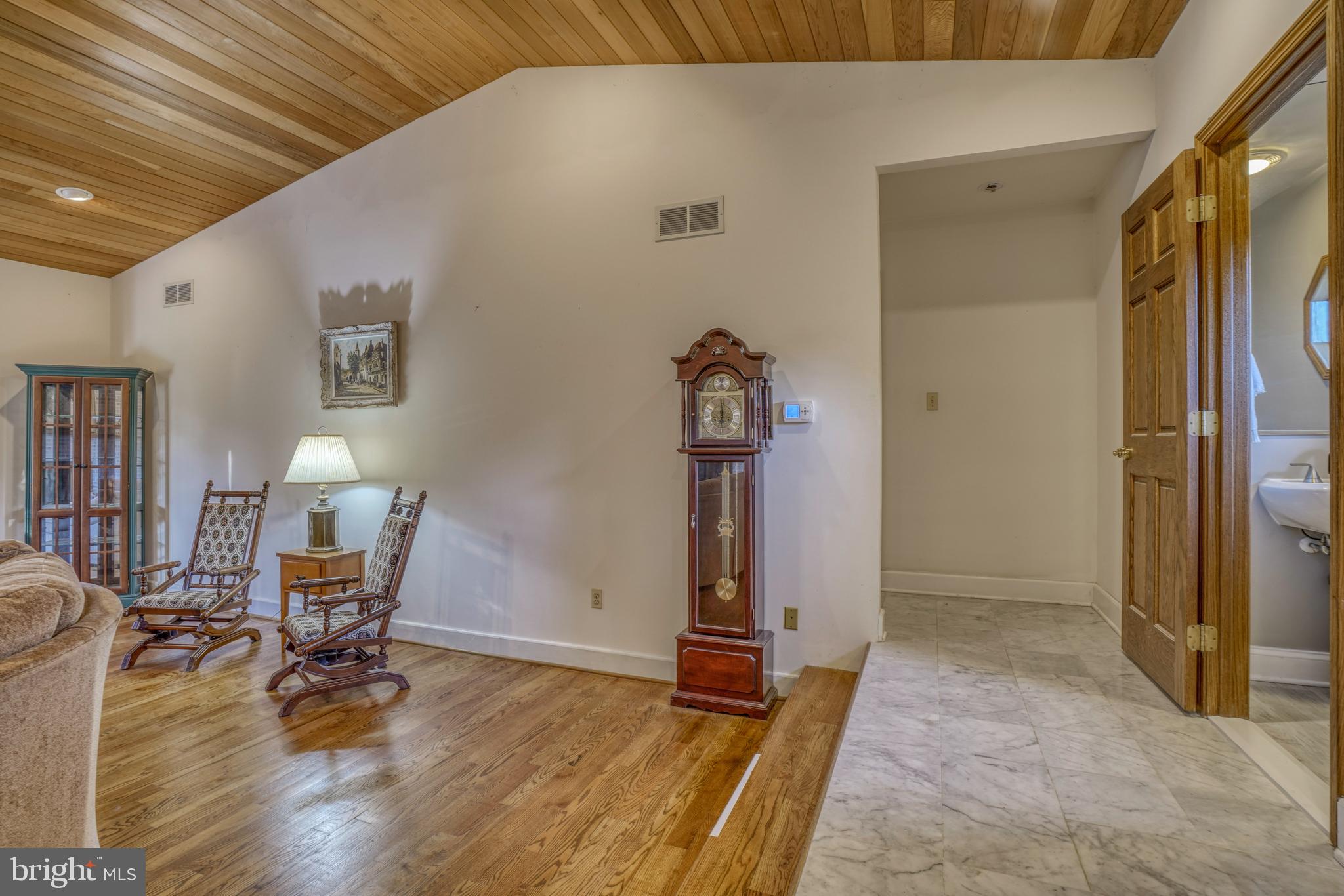 HUNT FIELDS - Residential