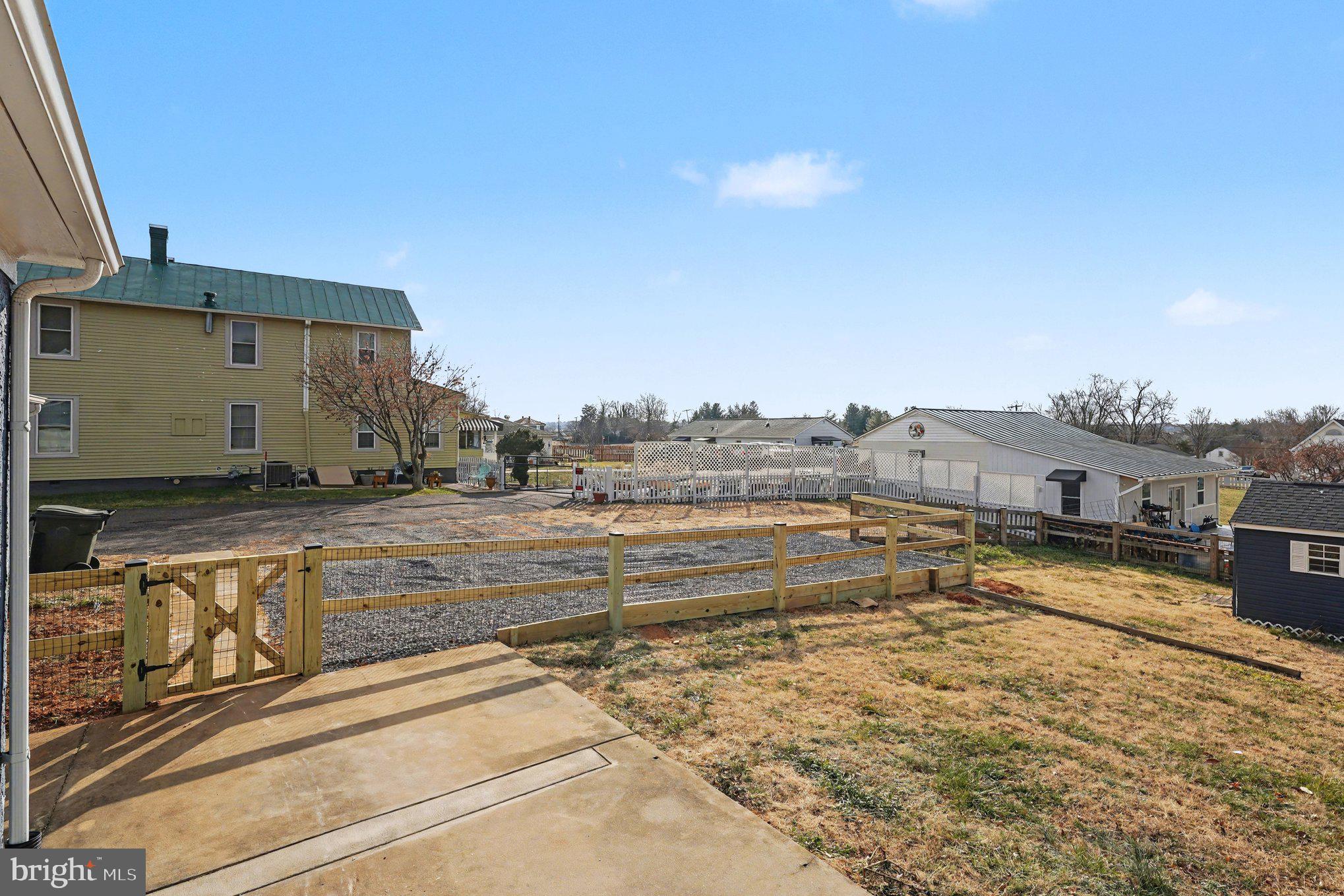 FAIRVIEW VILLAGE - Residential Lease