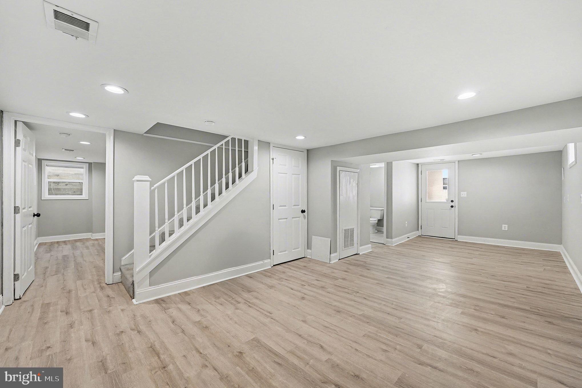 FAIRVIEW VILLAGE - Residential Lease