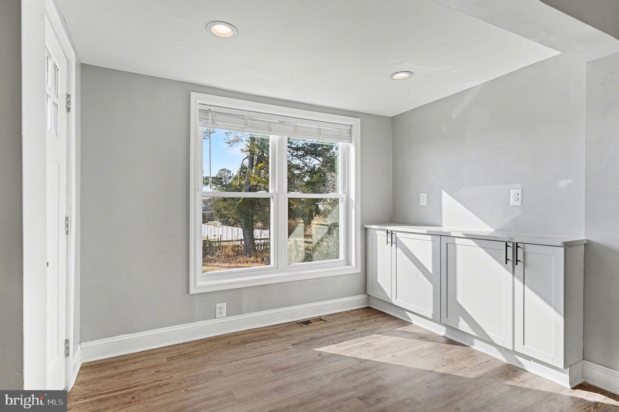 FAIRVIEW VILLAGE - Residential Lease