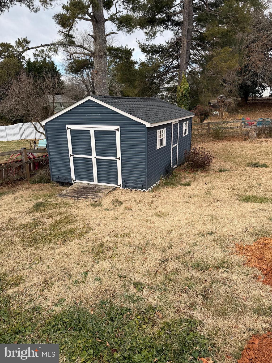 FAIRVIEW VILLAGE - Residential Lease