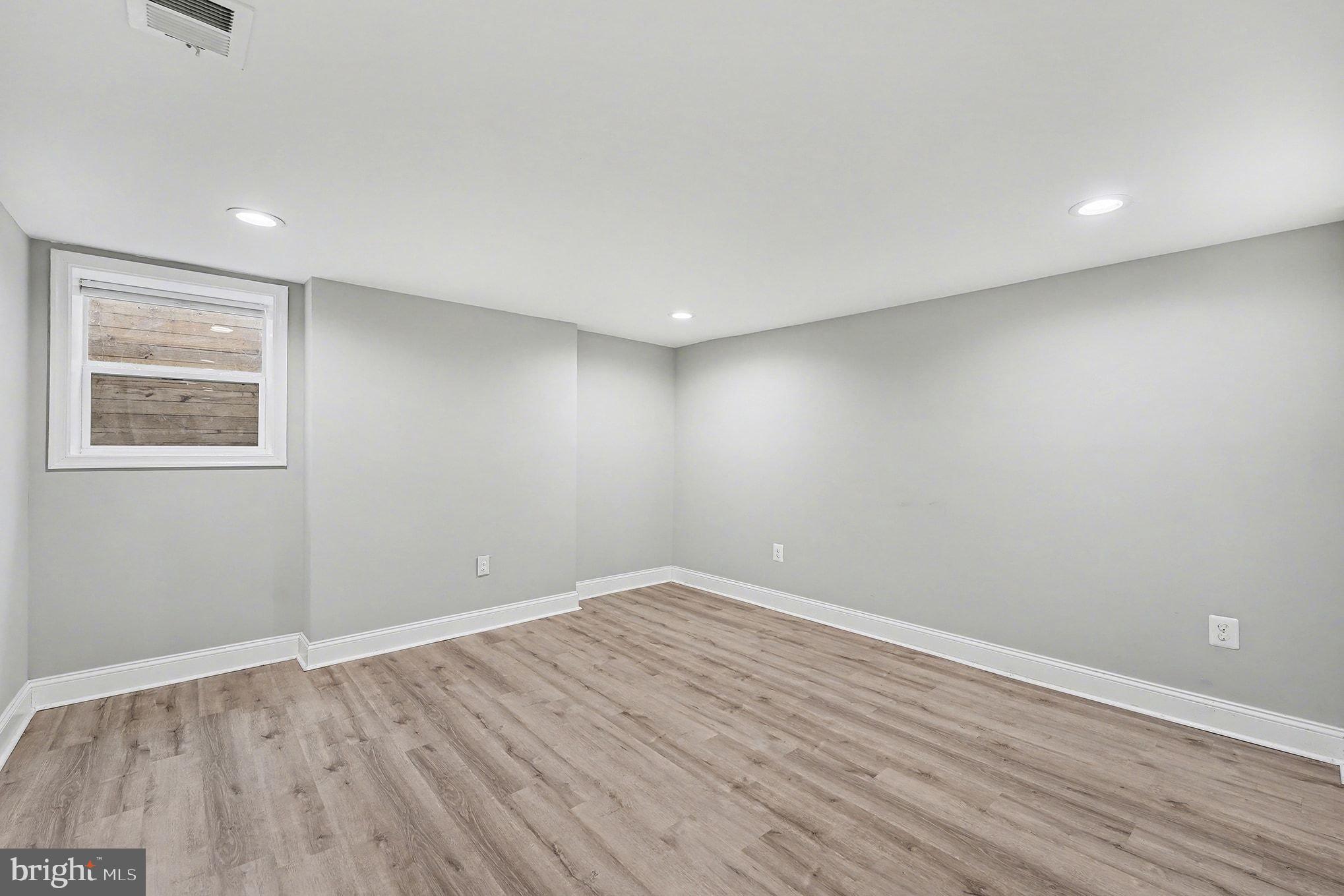 FAIRVIEW VILLAGE - Residential Lease