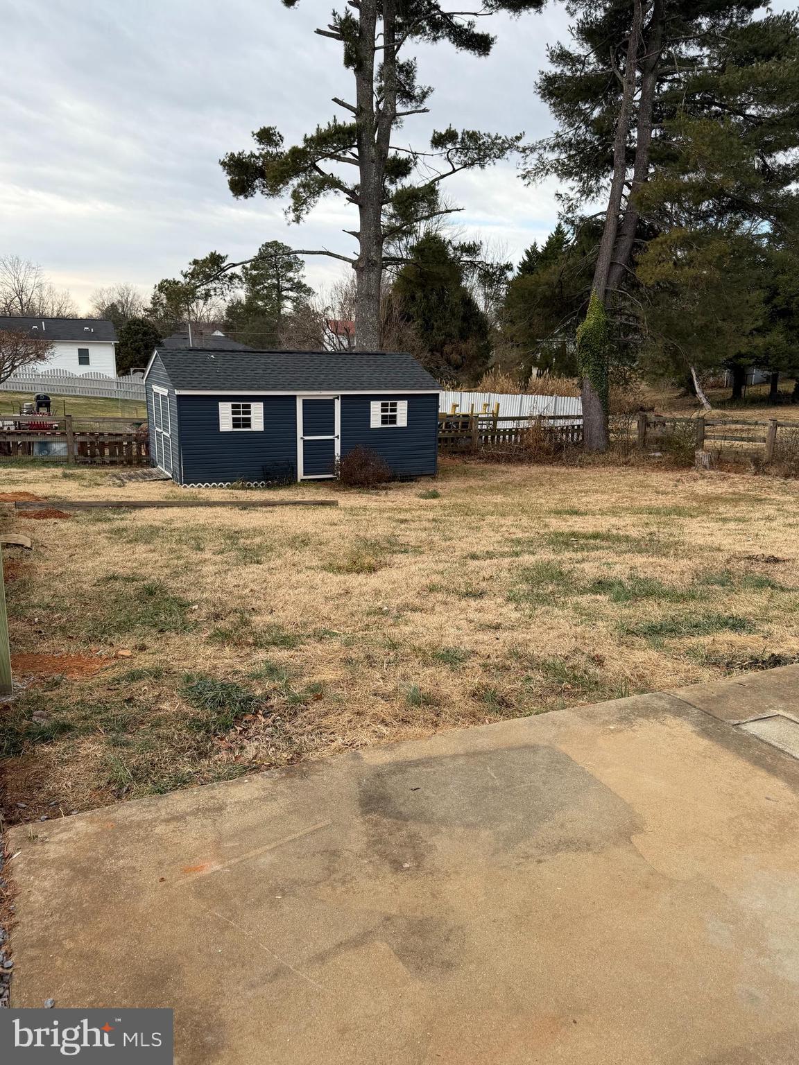 FAIRVIEW VILLAGE - Residential Lease