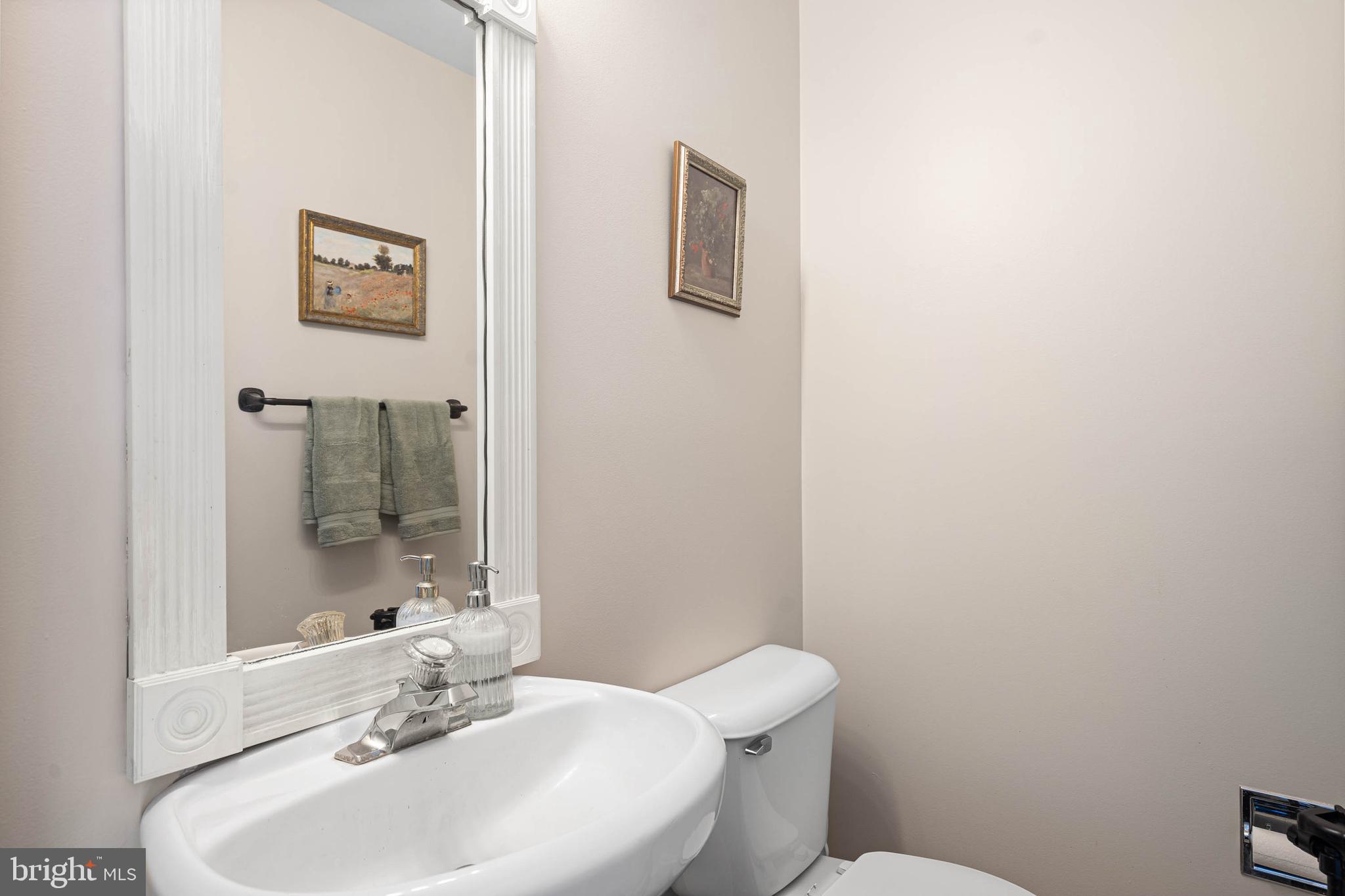 CHIMNEY HILL - Residential