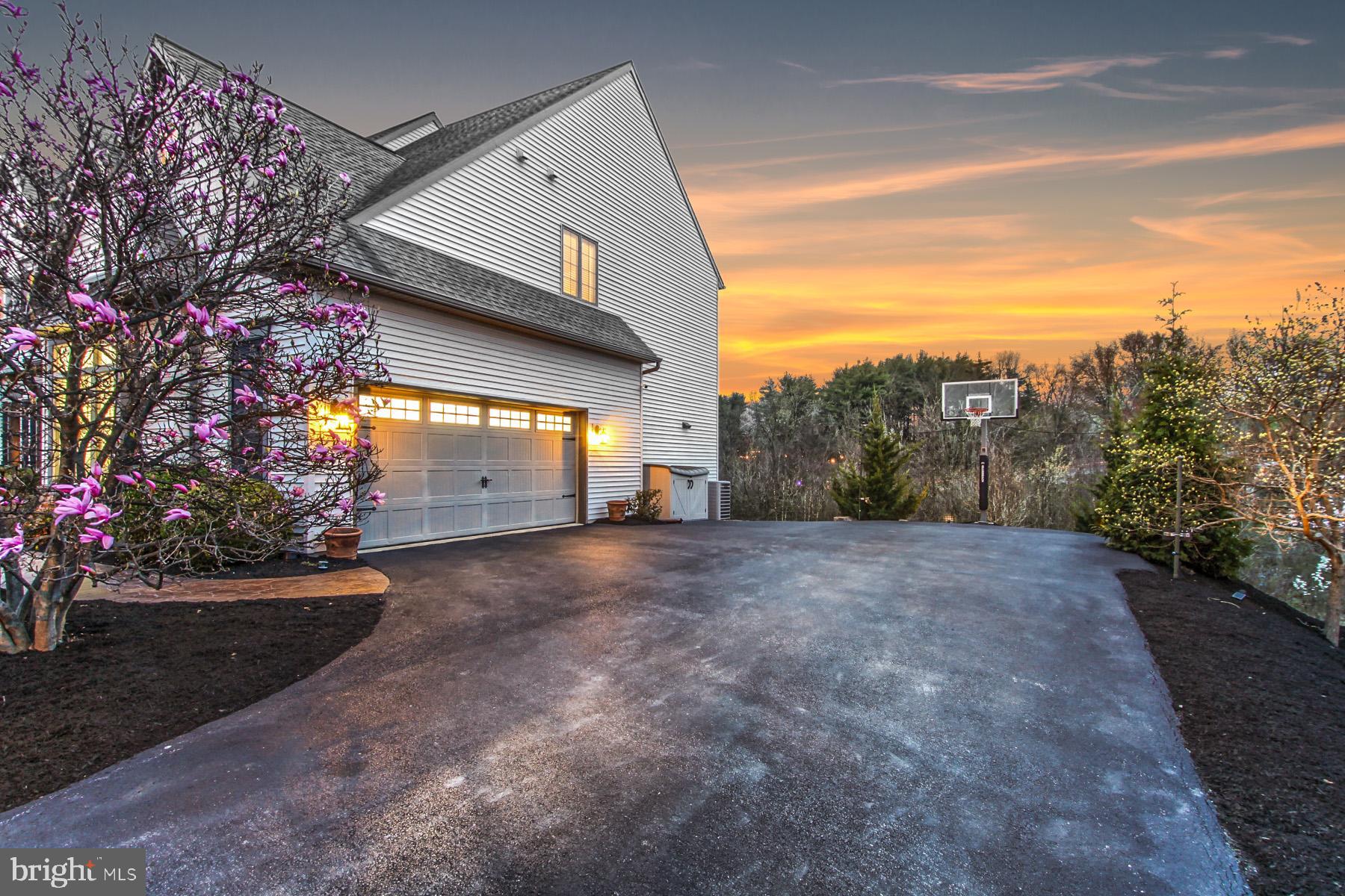 HAWKS LANDING - Residential