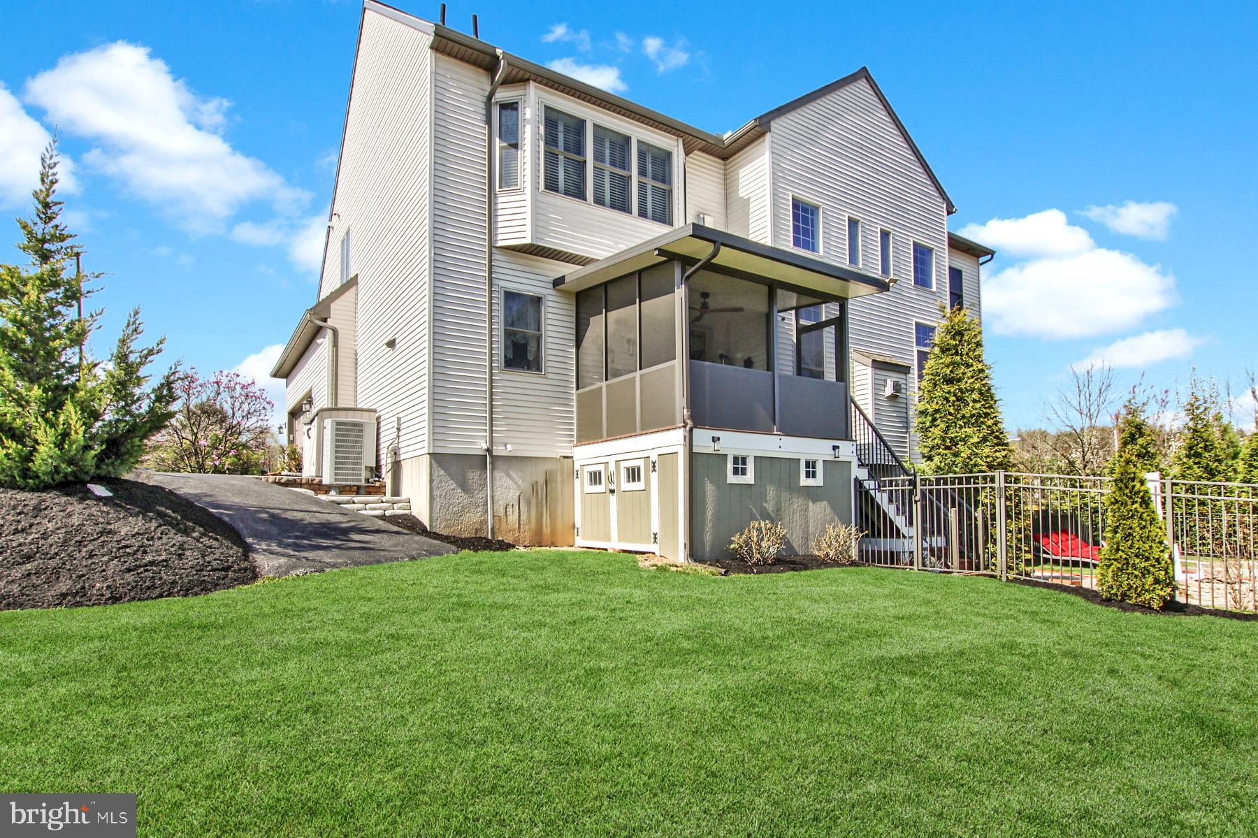 HAWKS LANDING - Residential