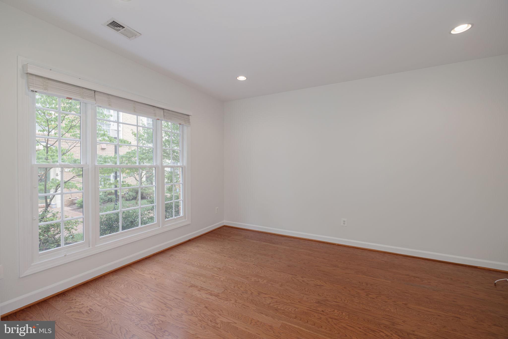 CAMERON STATION - Residential Lease