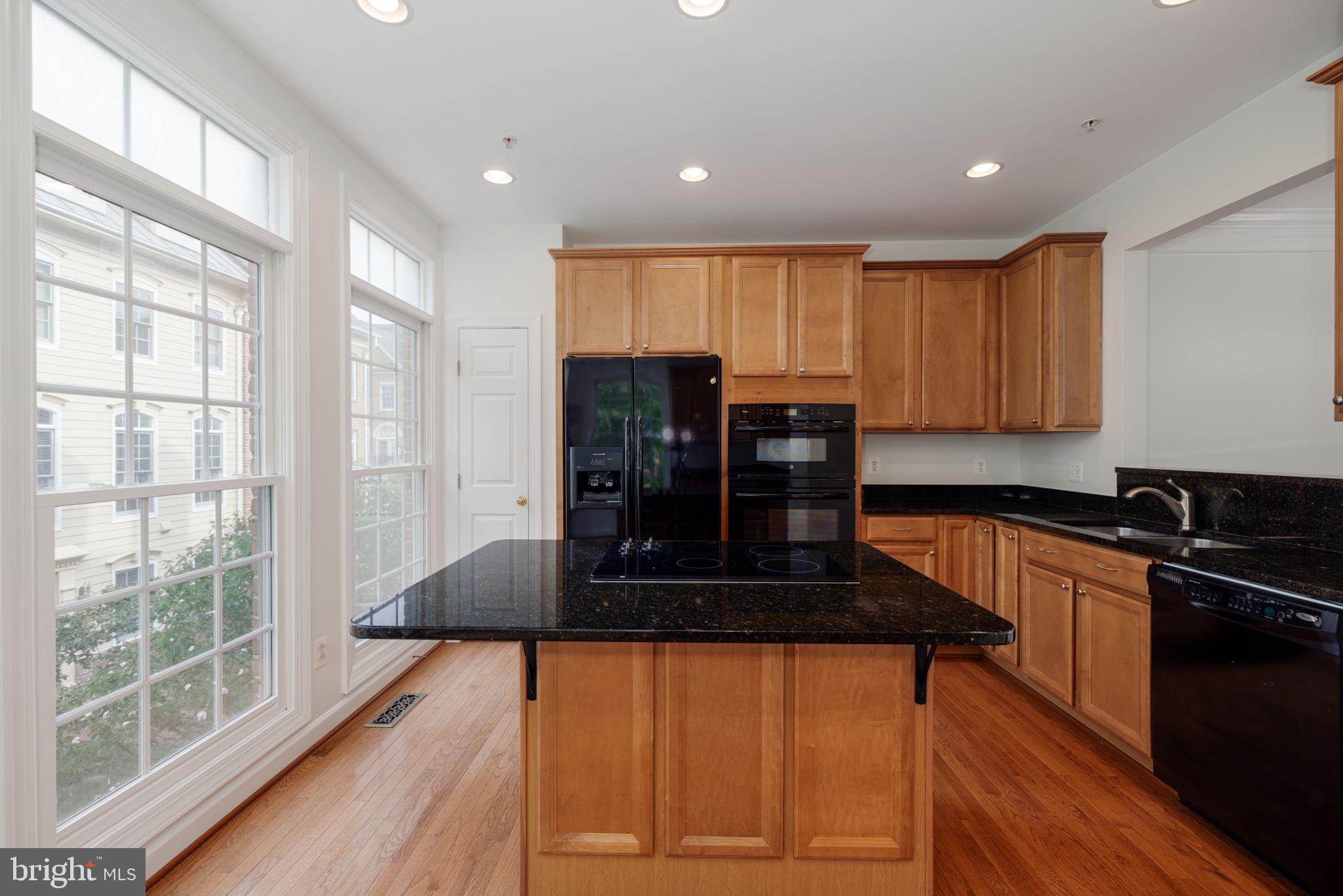 CAMERON STATION - Residential Lease