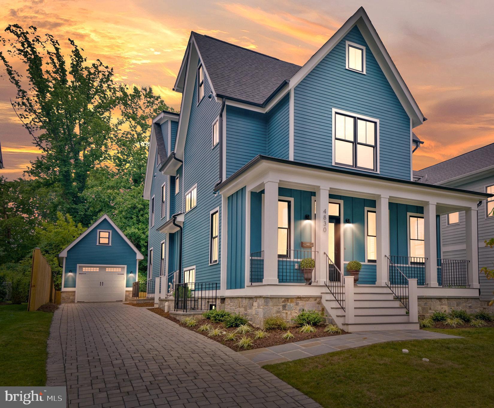 COUNTRY CLUB MANOR - Residential