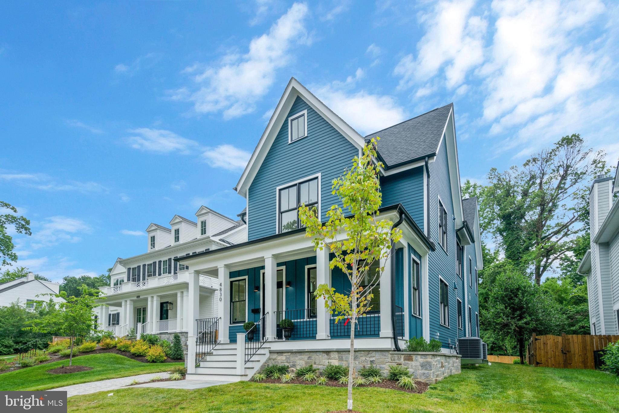 COUNTRY CLUB MANOR - Residential