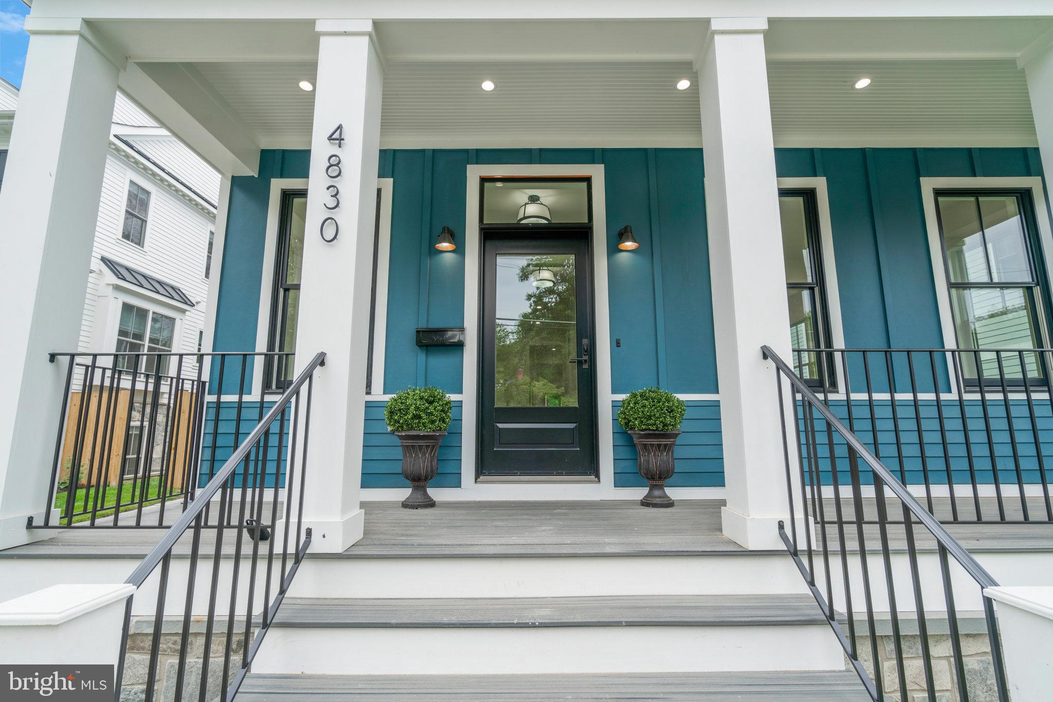 COUNTRY CLUB MANOR - Residential