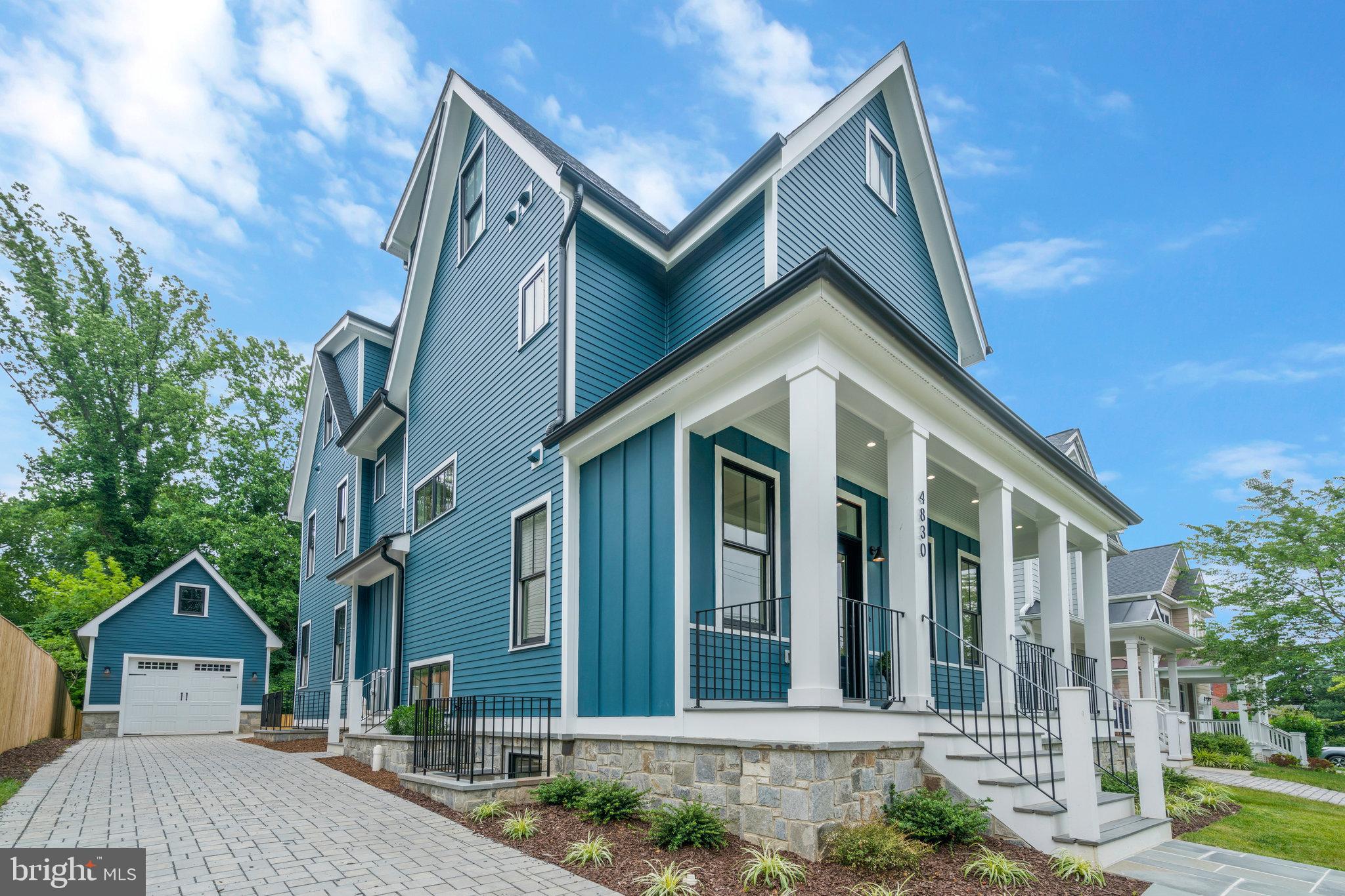 COUNTRY CLUB MANOR - Residential