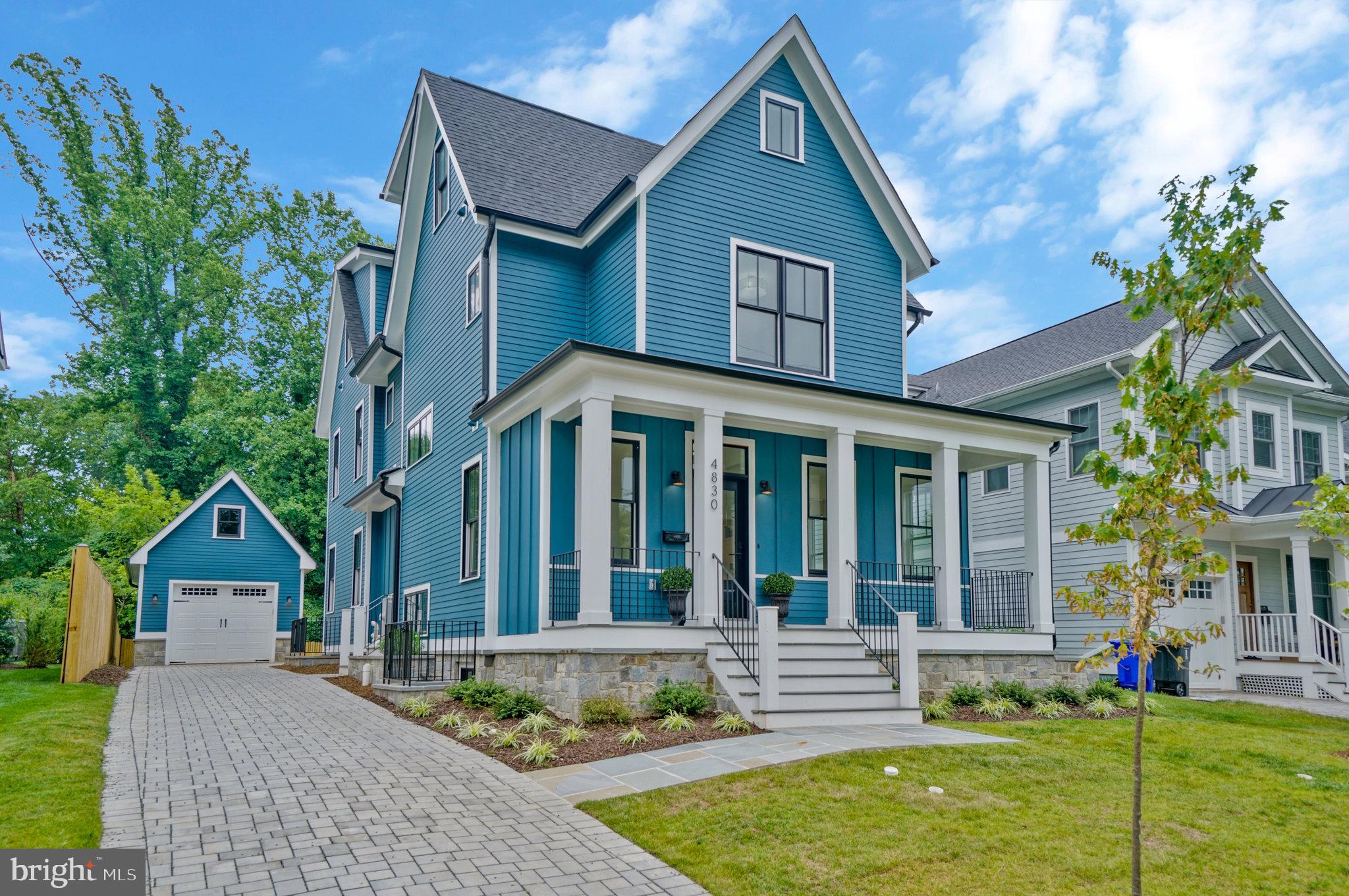 COUNTRY CLUB MANOR - Residential