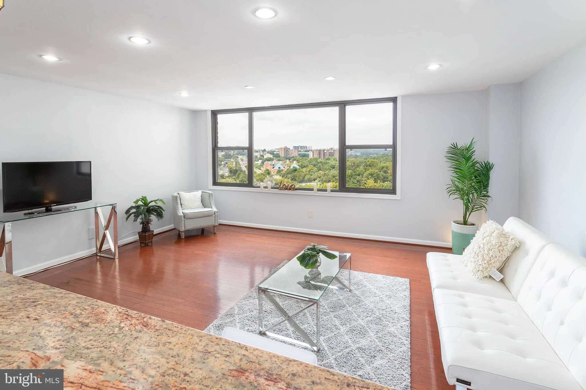 4600 Duke Street Unit 1201, Alexandria, VA 22304