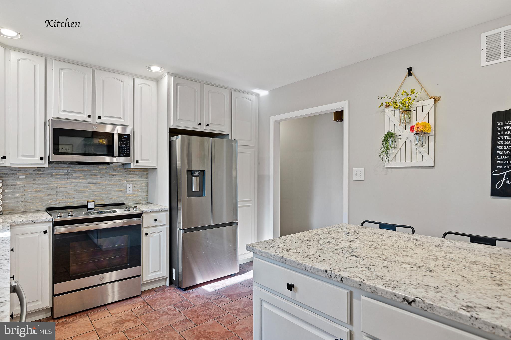 KINGSTON ACRES - Residential