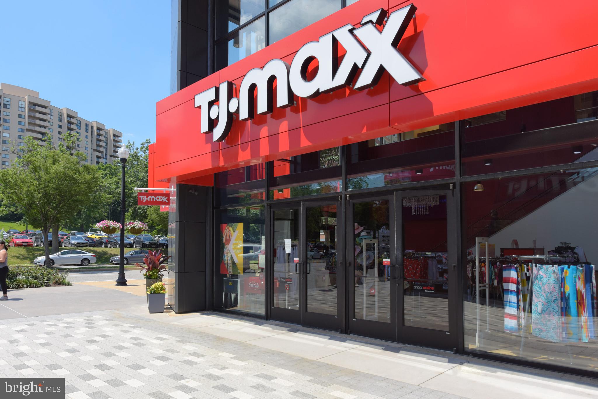 DOUGLAS PARK - Residential Lease