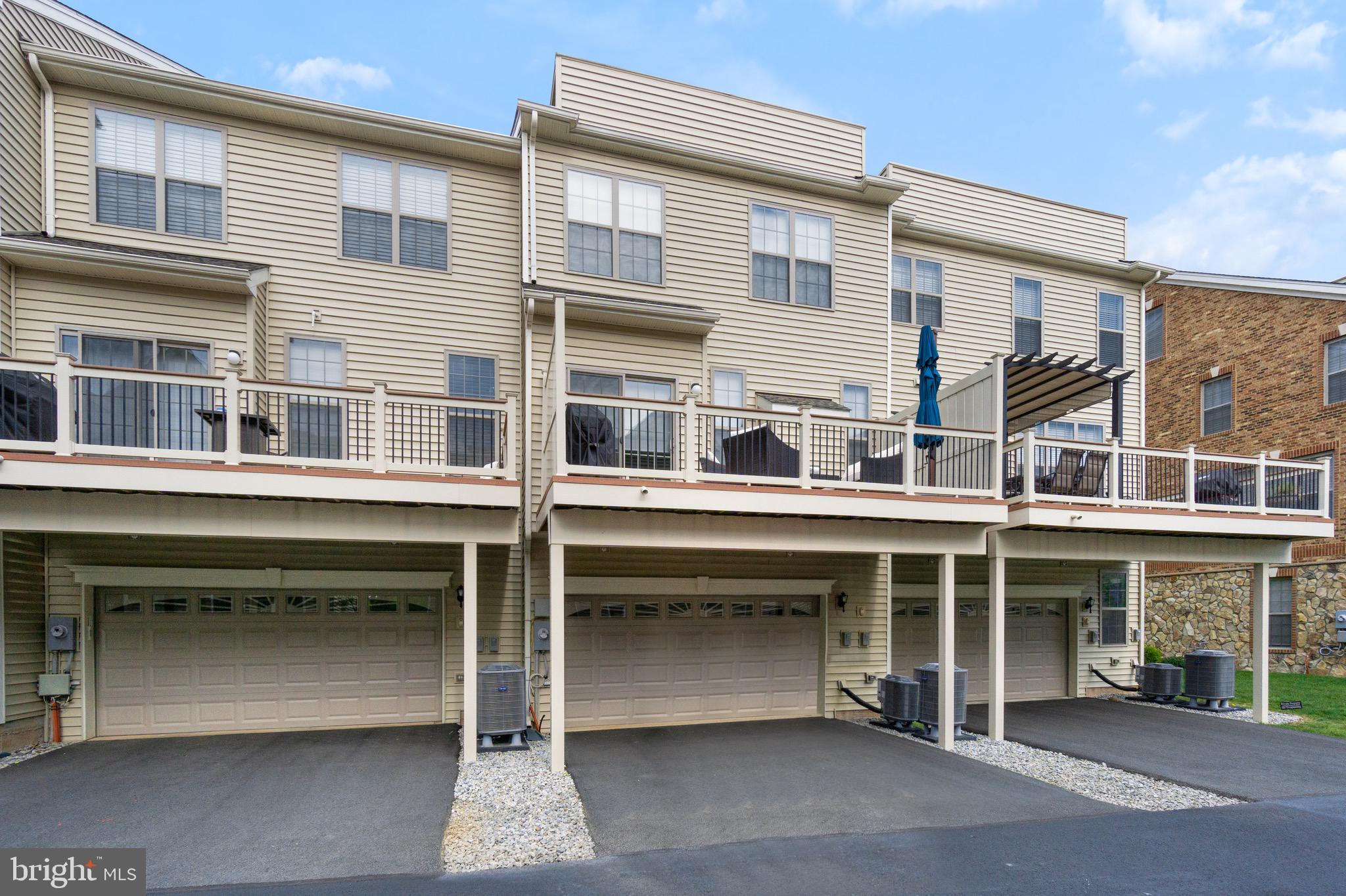 22503 NAUGATUCK SQUARE