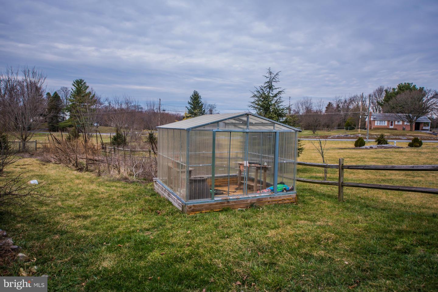 SWAN POND - Residential