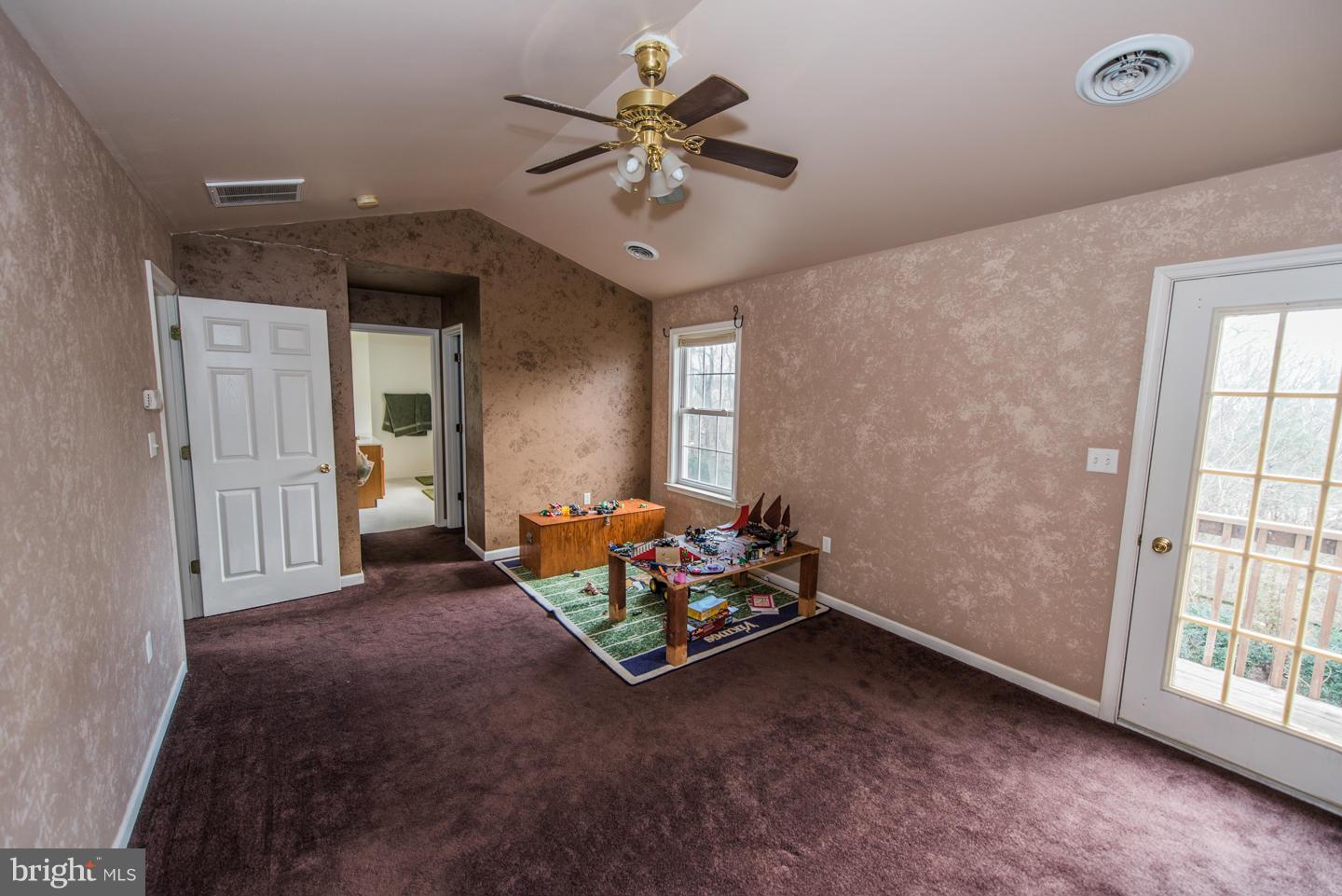 SWAN POND - Residential