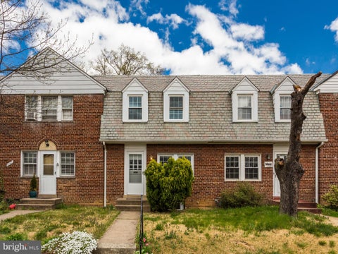 Townhouse For Rent - 1045 N Monroe Street<br/> ARLINGTON, VA 22201