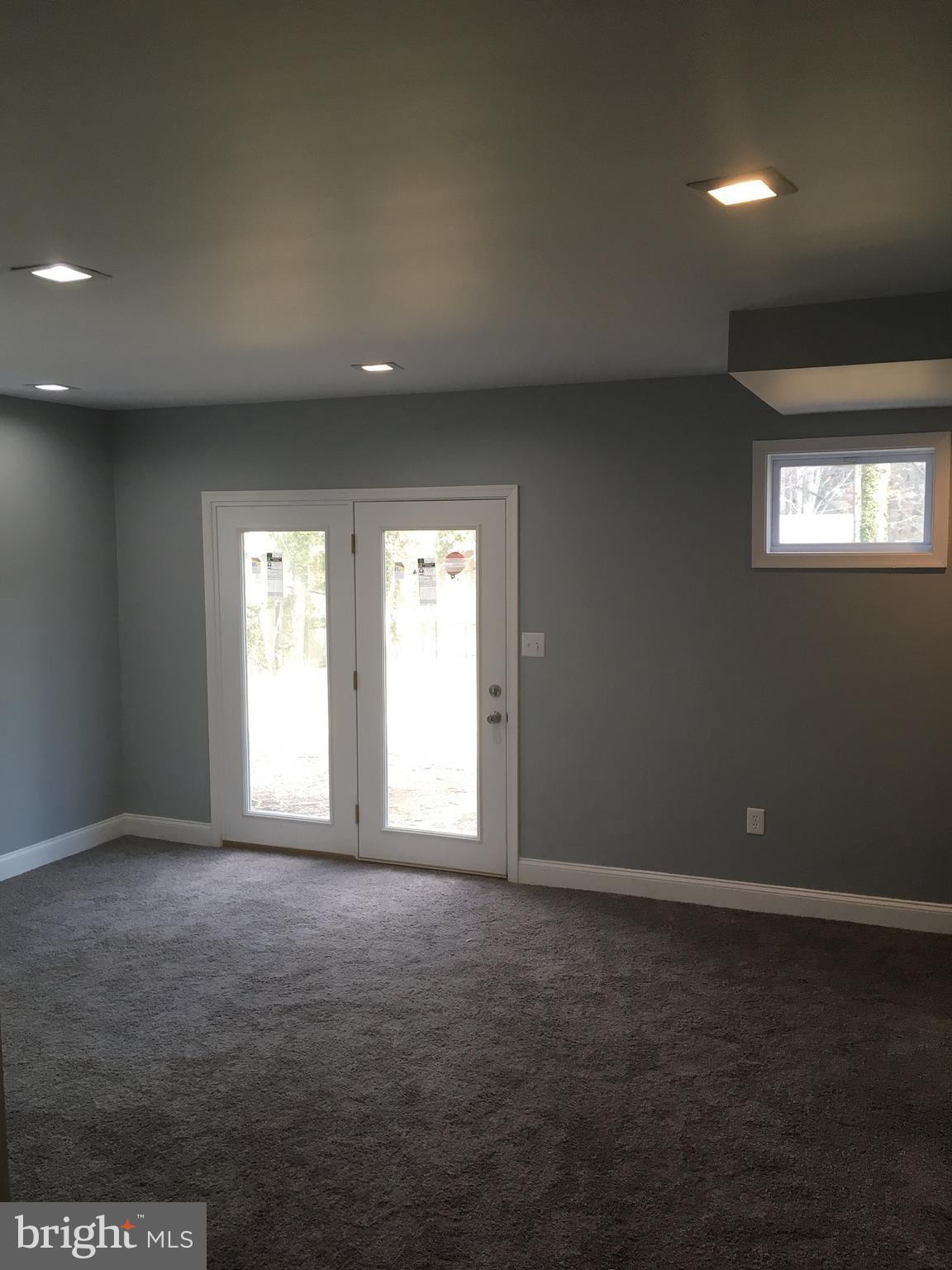 TEN ACRES - Residential