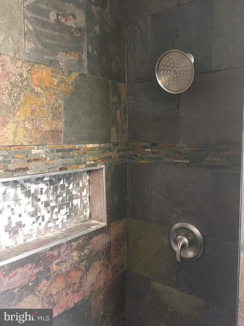 TEN ACRES - Residential