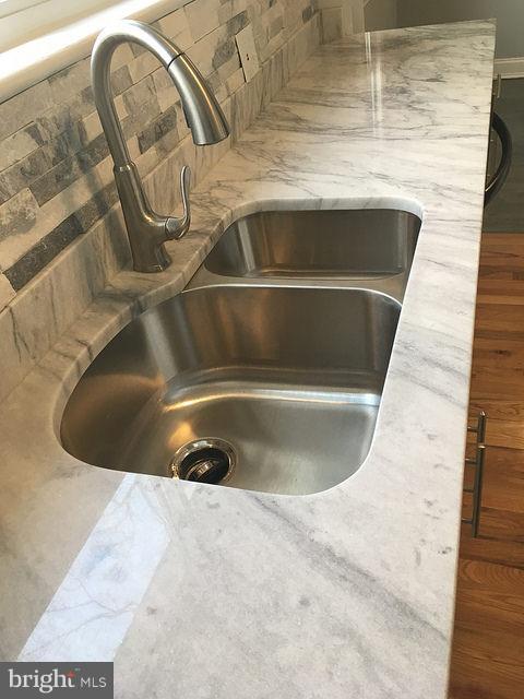 TEN ACRES - Residential