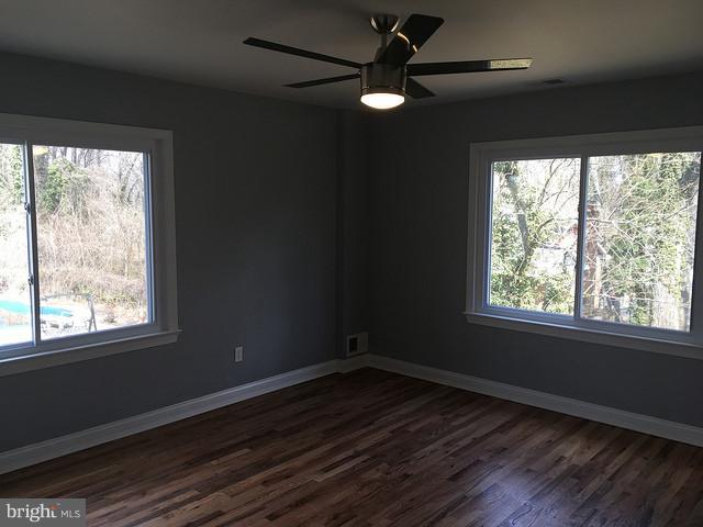 TEN ACRES - Residential