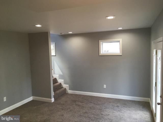 TEN ACRES - Residential