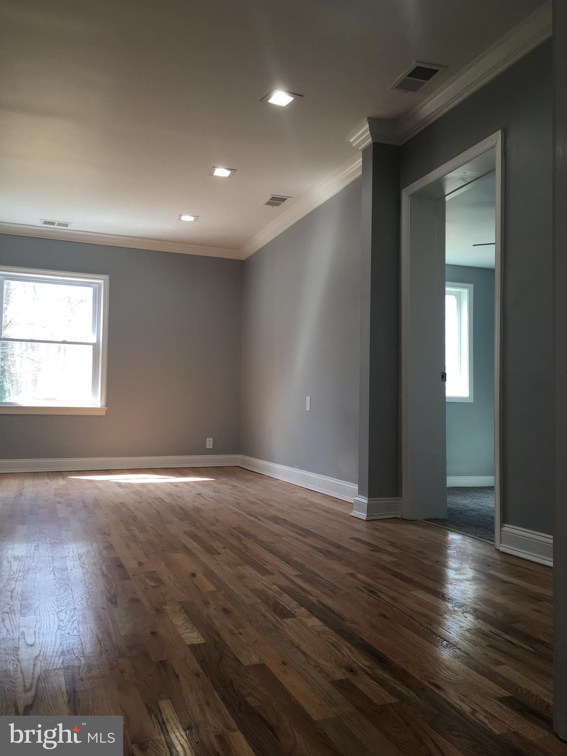 TEN ACRES - Residential