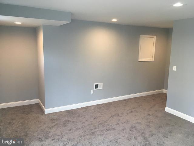 TEN ACRES - Residential