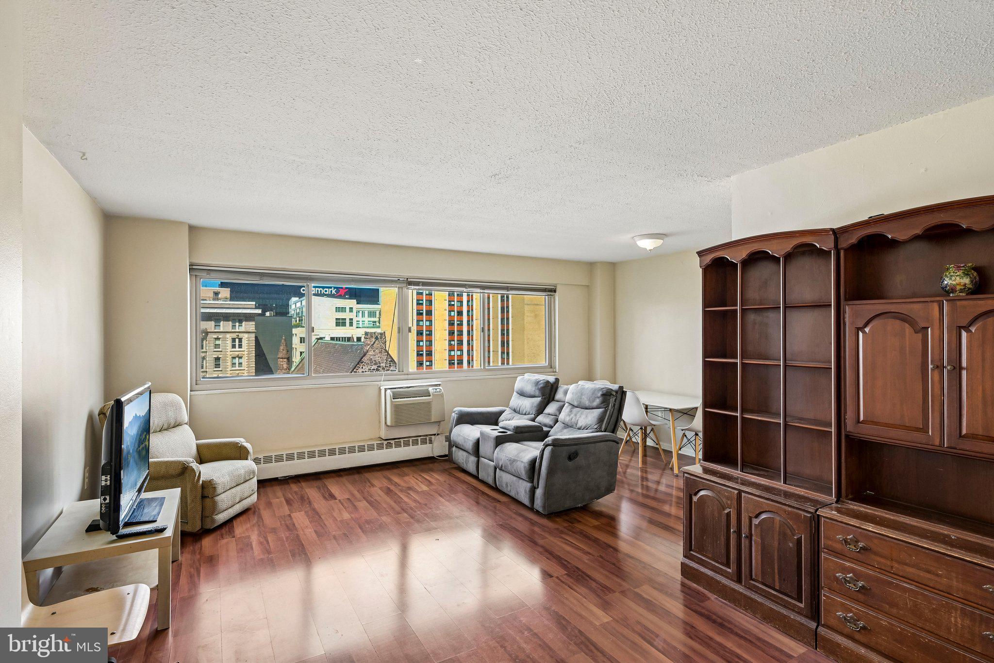 2101 CHESTNUT STREET 17 817