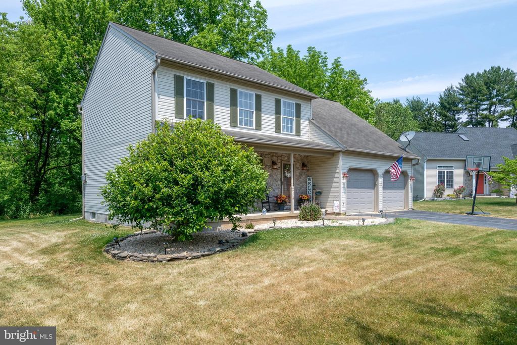 Photo of 214 HOLLY LN, LANCASTER, PA 17602 (MLS # PALA2035862)