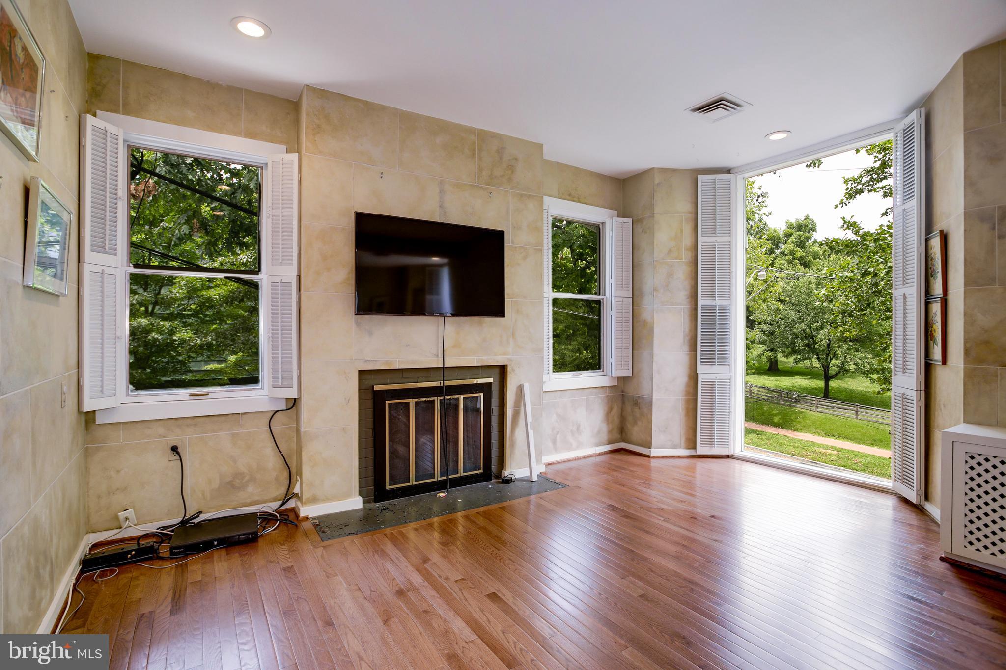 CLEVELAND PARK - Residential