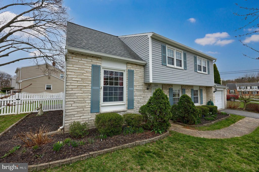 Photo of 1604 ROBERT RD, LANCASTER, PA 17601 (MLS # PALA2032696)
