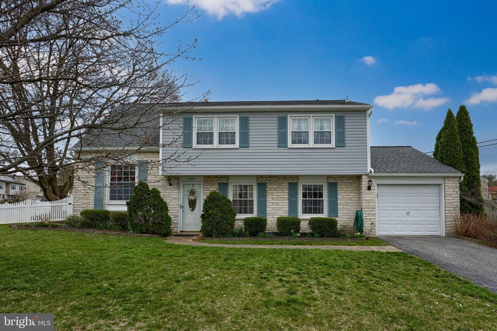 Photo of 1604 ROBERT RD, LANCASTER, PA 17601 (MLS # PALA2032696)