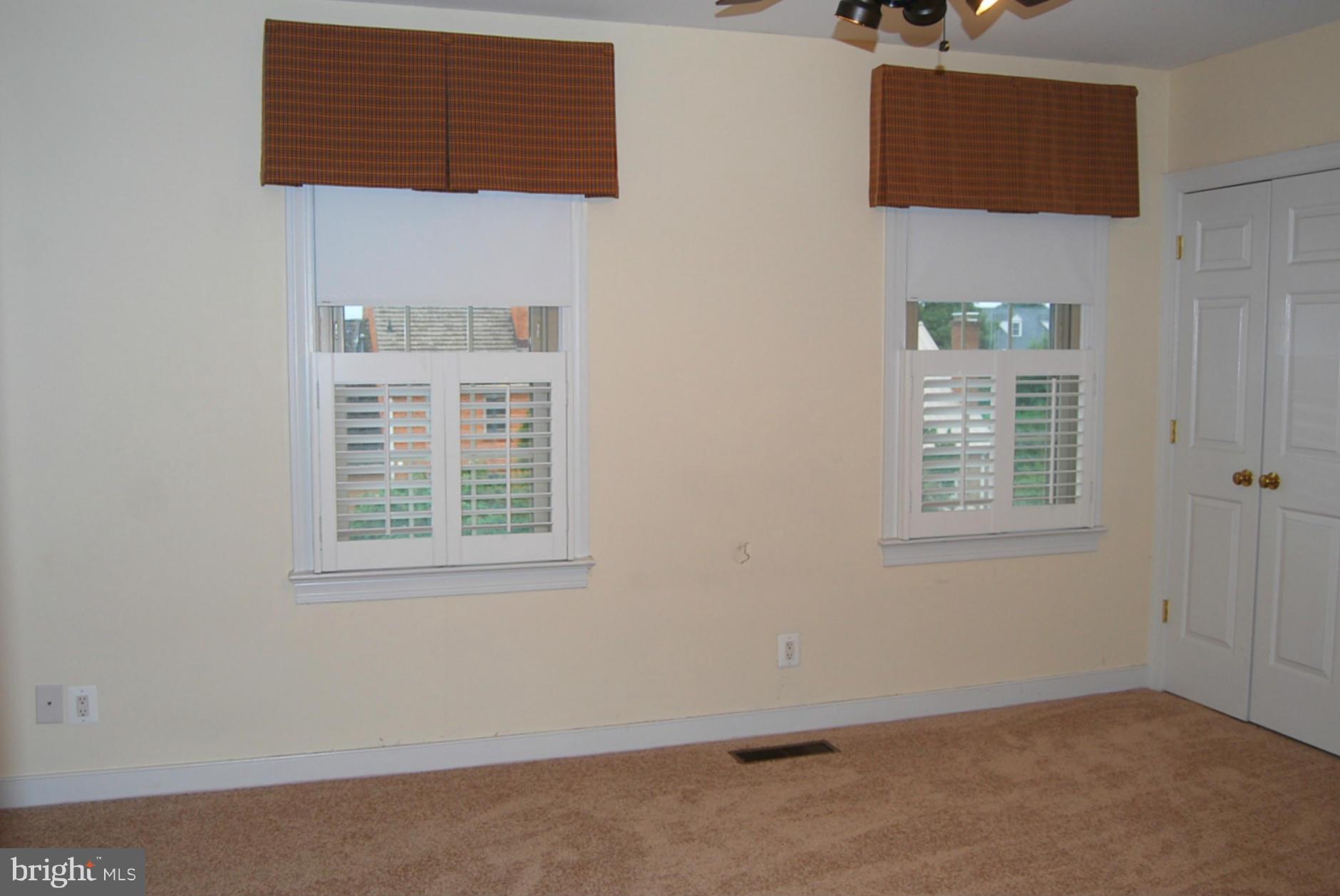 COLLEGE HILL TOWNHOMES - Residential