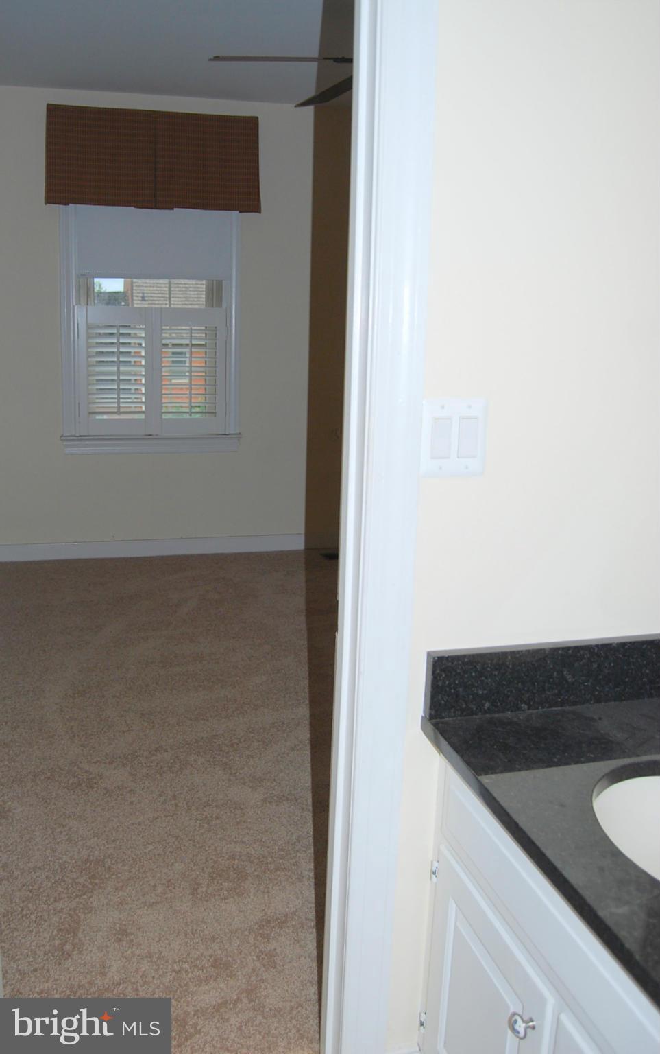 COLLEGE HILL TOWNHOMES - Residential