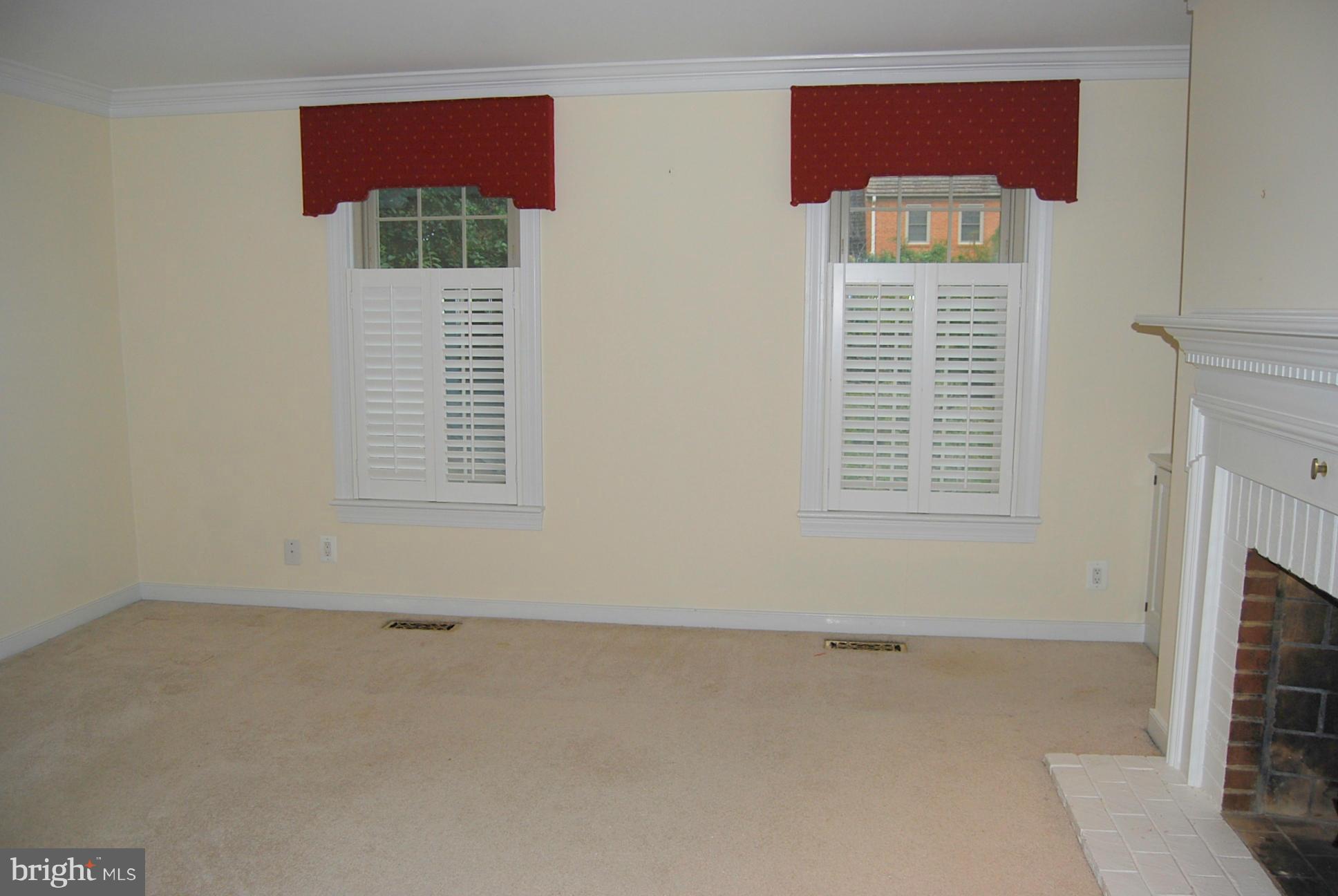 COLLEGE HILL TOWNHOMES - Residential