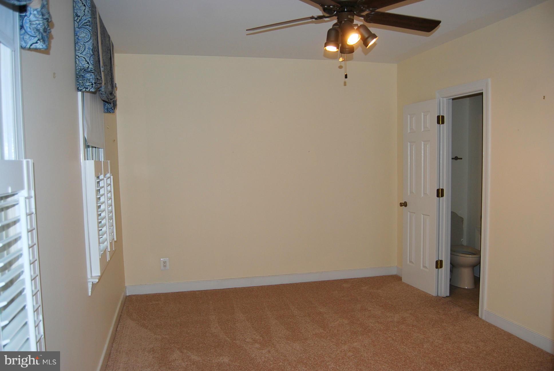 COLLEGE HILL TOWNHOMES - Residential