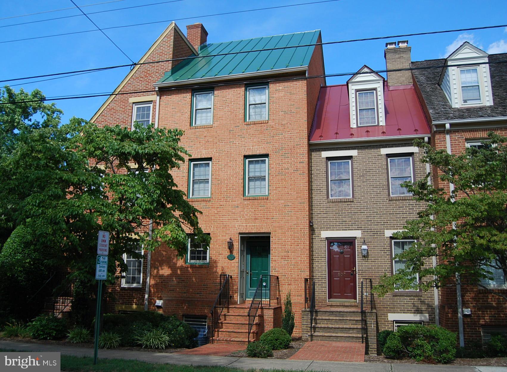 COLLEGE HILL TOWNHOMES - Residential