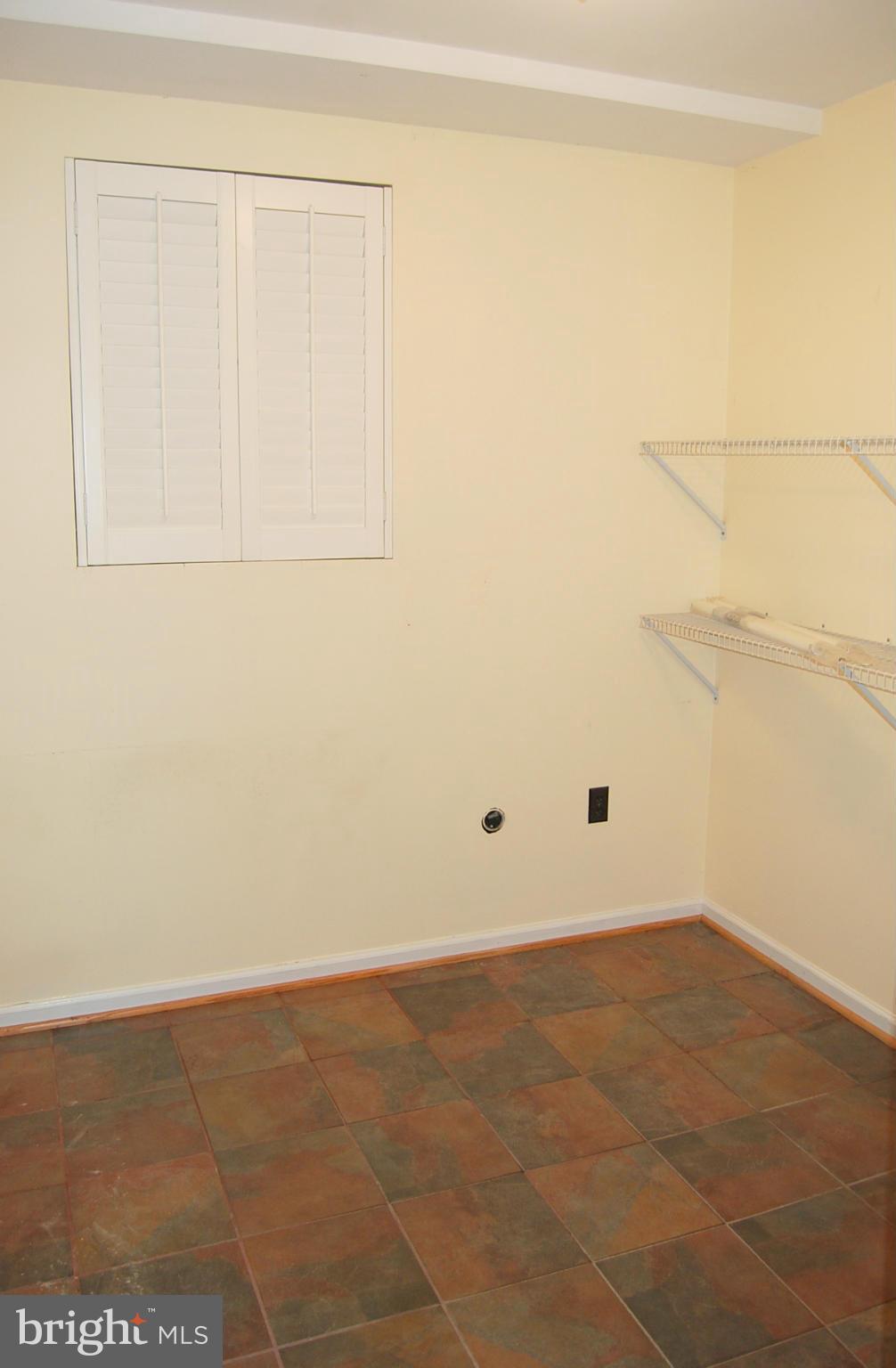 COLLEGE HILL TOWNHOMES - Residential