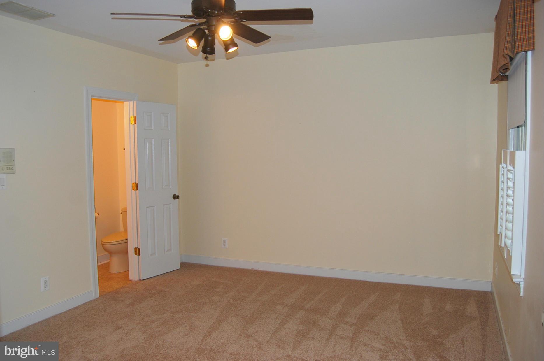 COLLEGE HILL TOWNHOMES - Residential