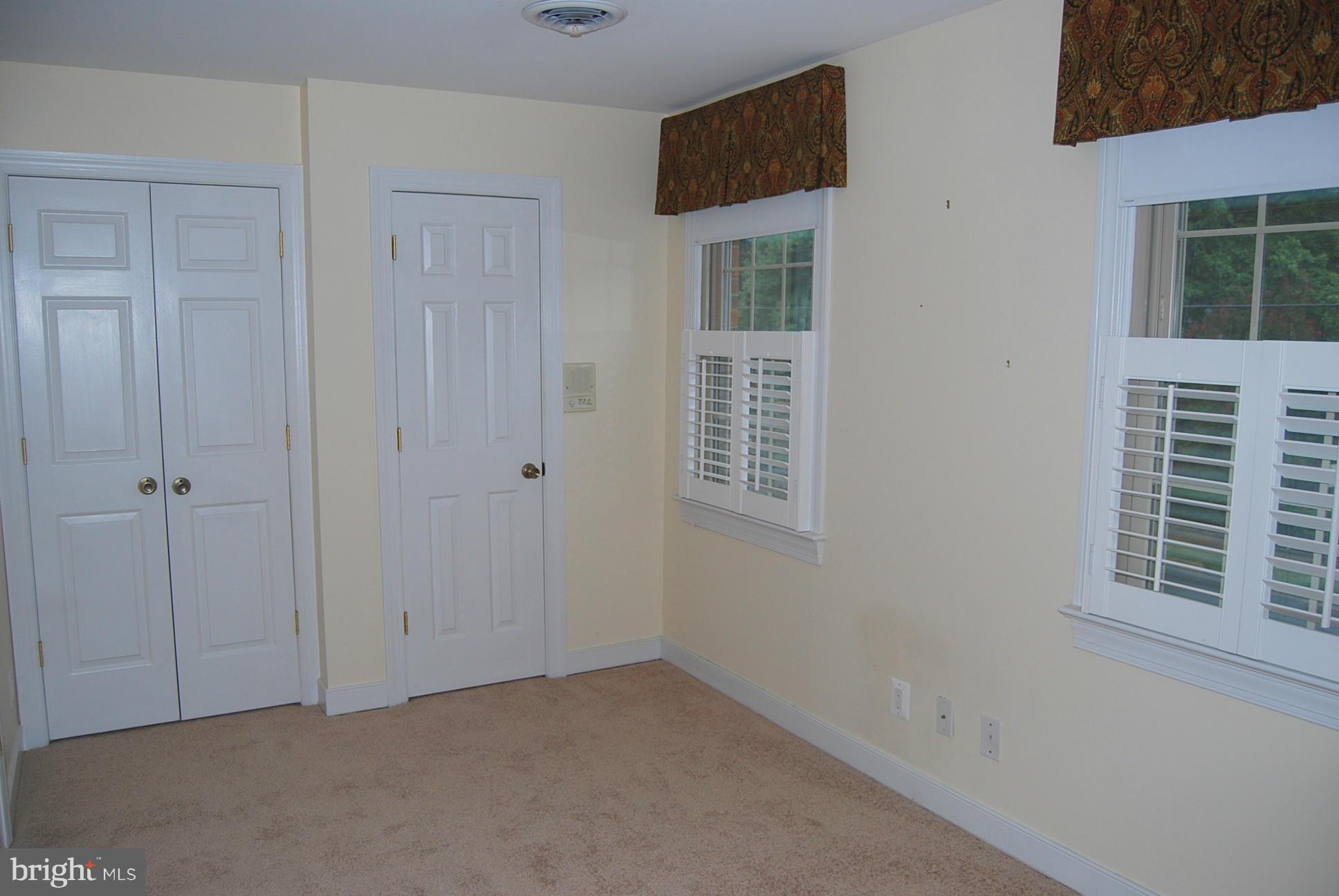 COLLEGE HILL TOWNHOMES - Residential