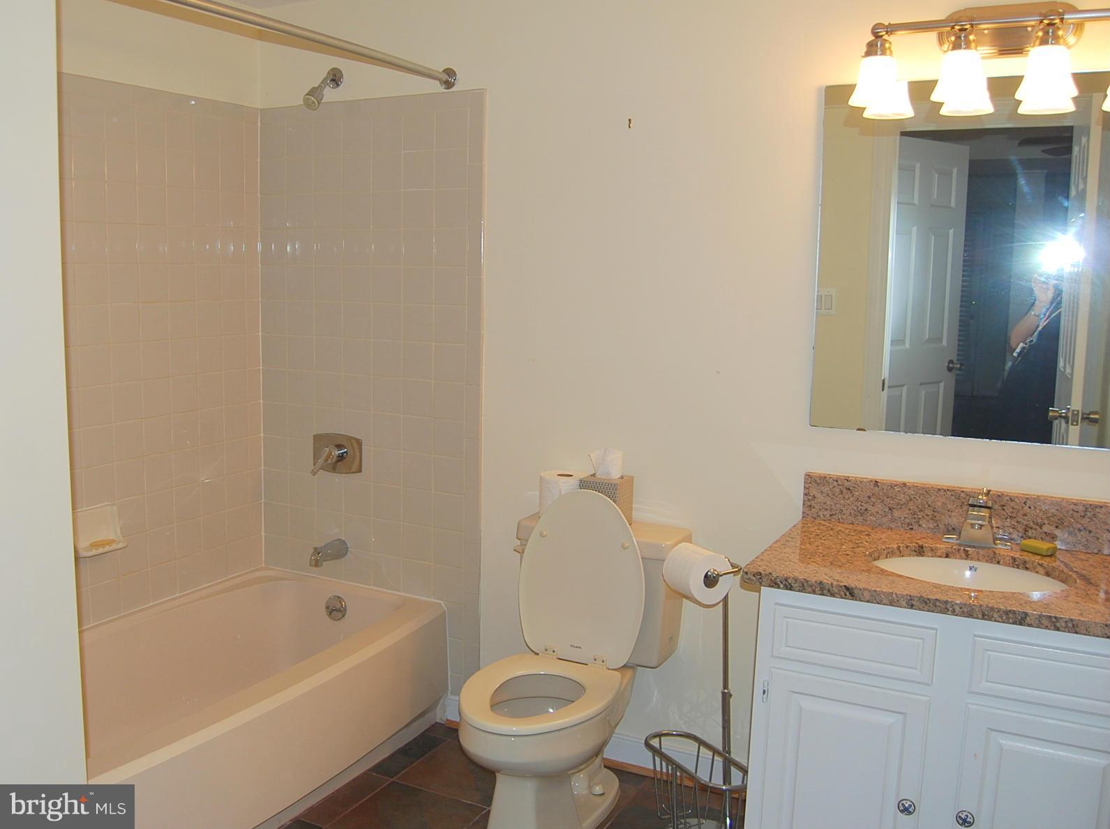 COLLEGE HILL TOWNHOMES - Residential